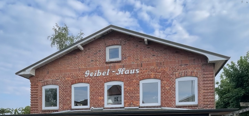 Frontansicht vom Geibel-Haus in Timmendorfer Strand